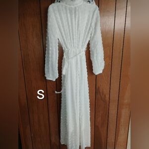 Ling Sleeve Dtess Size Small White New